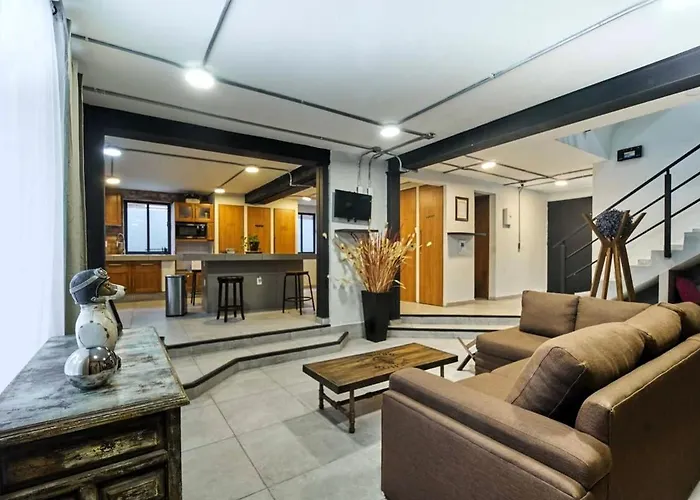 R04 Corner At Itesm Cem Full Services, Shared-kitchen, Fridge, Laundry, Smart Tv, Parking, Balcony