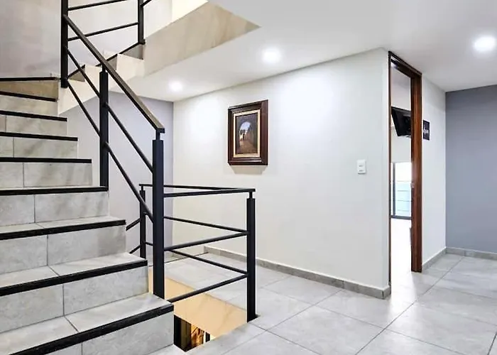 Apartment R04 Corner At Itesm Cem Full Services, Shared-kitchen, Fridge, Laundry, Smart Tv, Parking, Balcony *